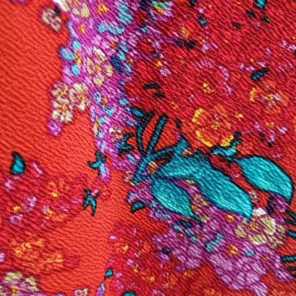 Stretchy Floral Pencil Skirt - Picture 2 of 4